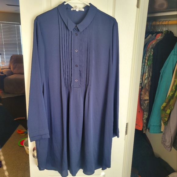 Elegant Navy Button-down Long Blouse. Sz. Lg. NWT - Picture 1 of 8